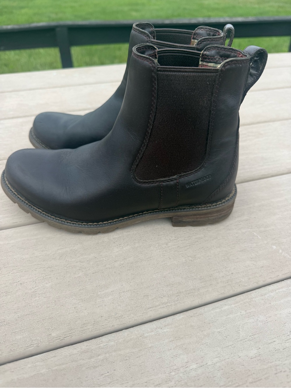 Ariat Women’s Dark Brown Leather Chukka Chelsea Boots